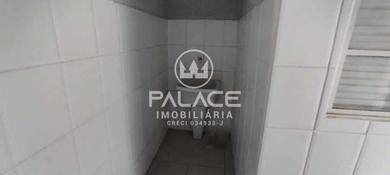 Casa Comercial para alugar com 3 quartos, 200m² - Foto 29