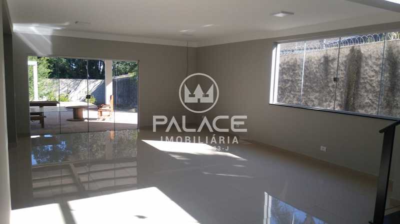 Casa à venda com 3 quartos, 310m² - Foto 1