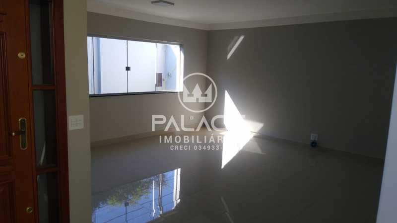 Casa à venda com 3 quartos, 310m² - Foto 2