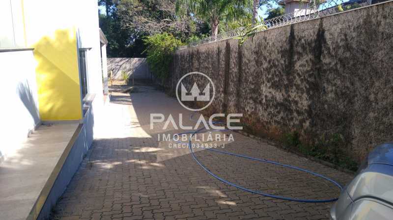 Casa à venda com 3 quartos, 310m² - Foto 9