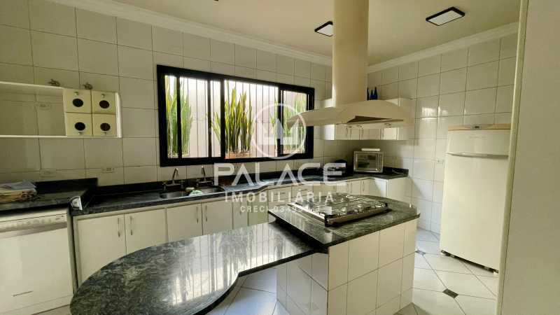 Casa à venda e aluguel com 5 quartos, 480m² - Foto 4