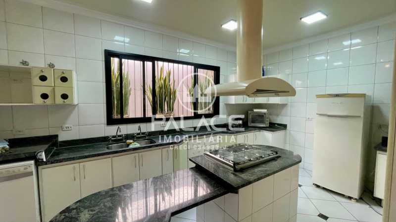 Casa à venda e aluguel com 5 quartos, 480m² - Foto 5