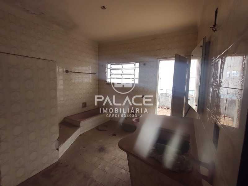 Casa à venda com 3 quartos, 298m² - Foto 9