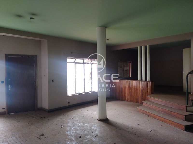 Casa à venda com 3 quartos, 298m² - Foto 26