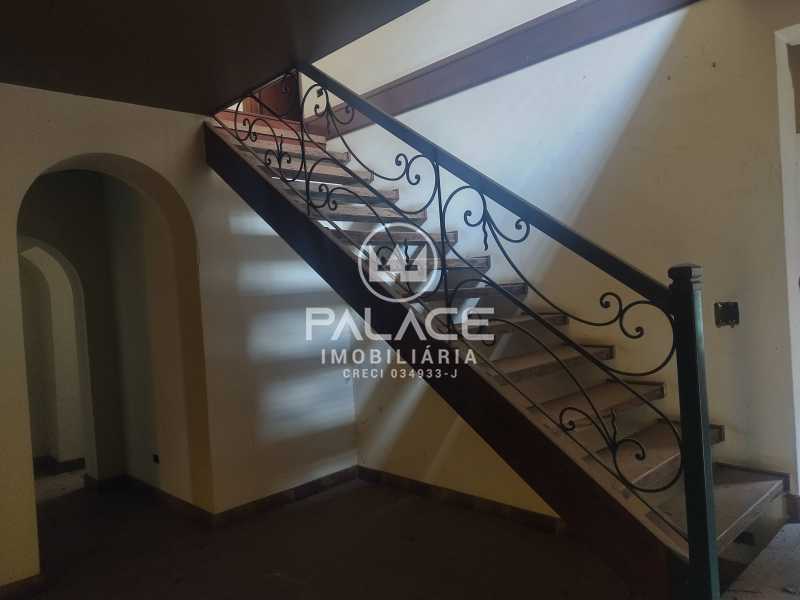 Casa à venda com 3 quartos, 366m² - Foto 7