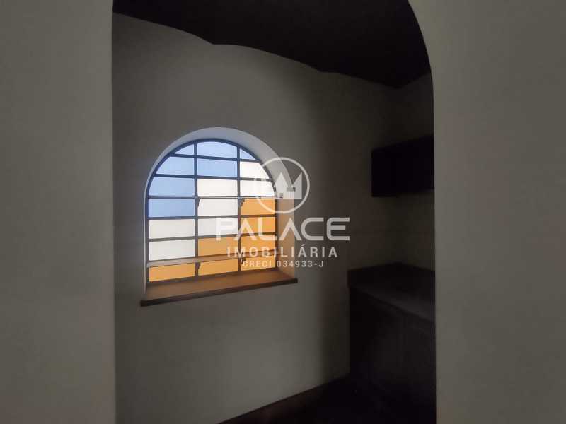 Casa à venda com 3 quartos, 366m² - Foto 12