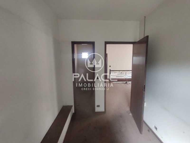 Casa à venda com 3 quartos, 366m² - Foto 18