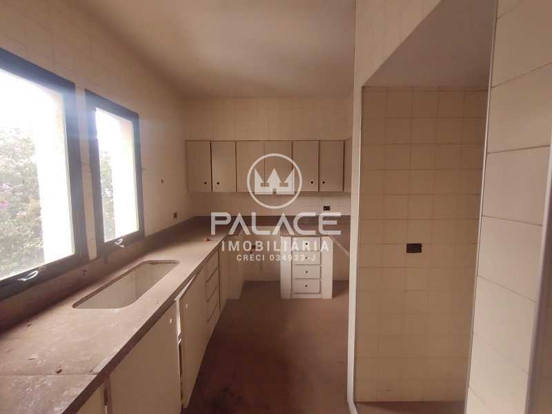 Casa à venda com 3 quartos, 366m² - Foto 19