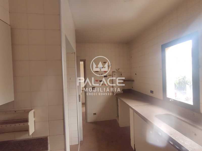 Casa à venda com 3 quartos, 366m² - Foto 20