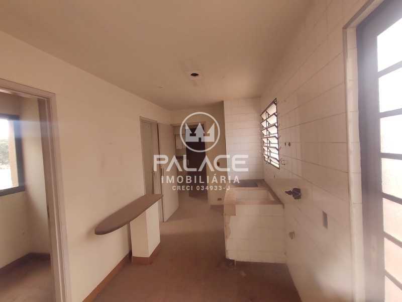 Casa à venda com 3 quartos, 366m² - Foto 22