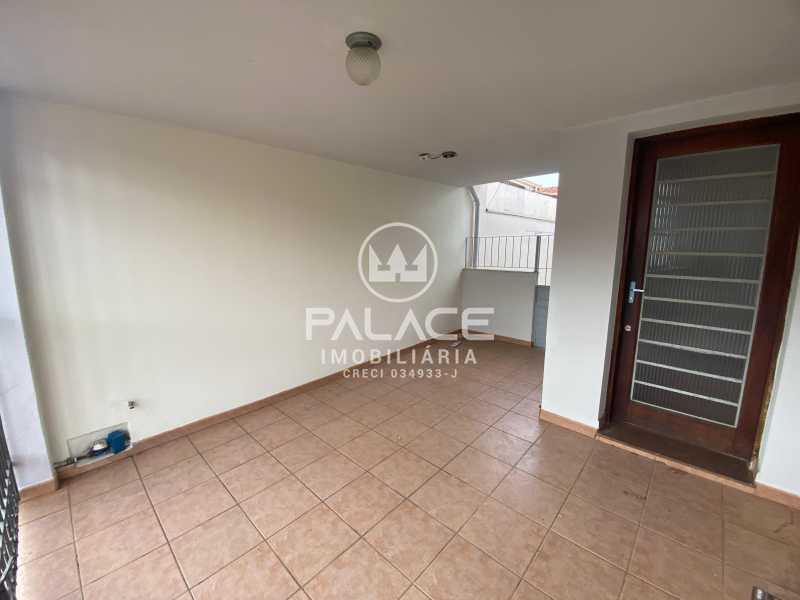 Casa para alugar com 2 quartos, 105m² - Foto 2