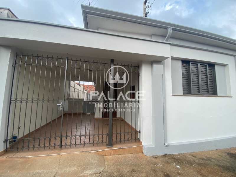 Casa para alugar com 2 quartos, 105m² - Foto 1