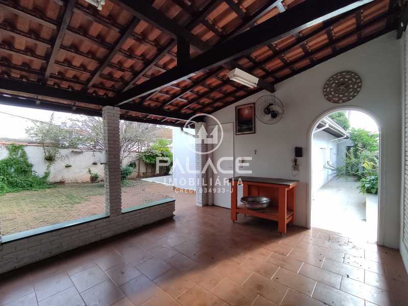 Casa para alugar com 4 quartos, 214m² - Foto 25