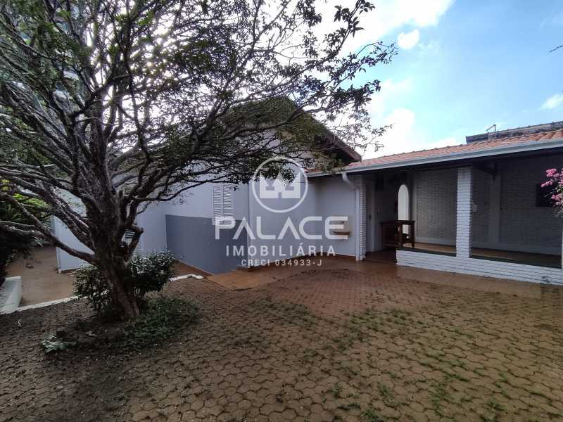 Casa para alugar com 4 quartos, 214m² - Foto 29