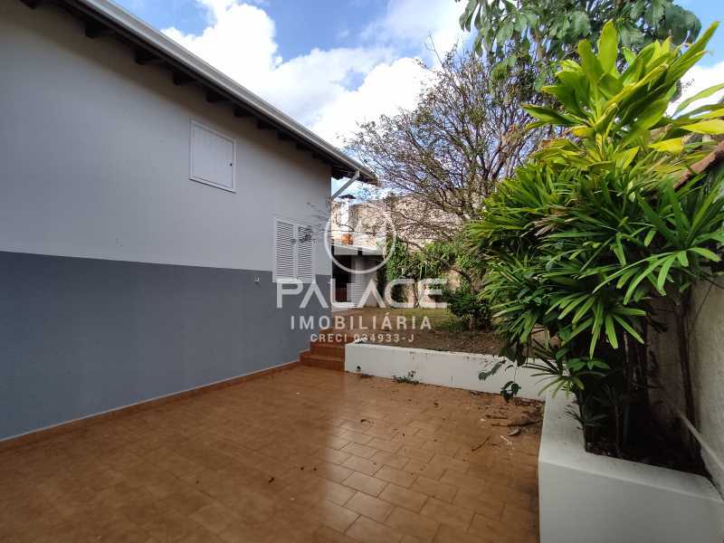 Casa para alugar com 4 quartos, 214m² - Foto 30
