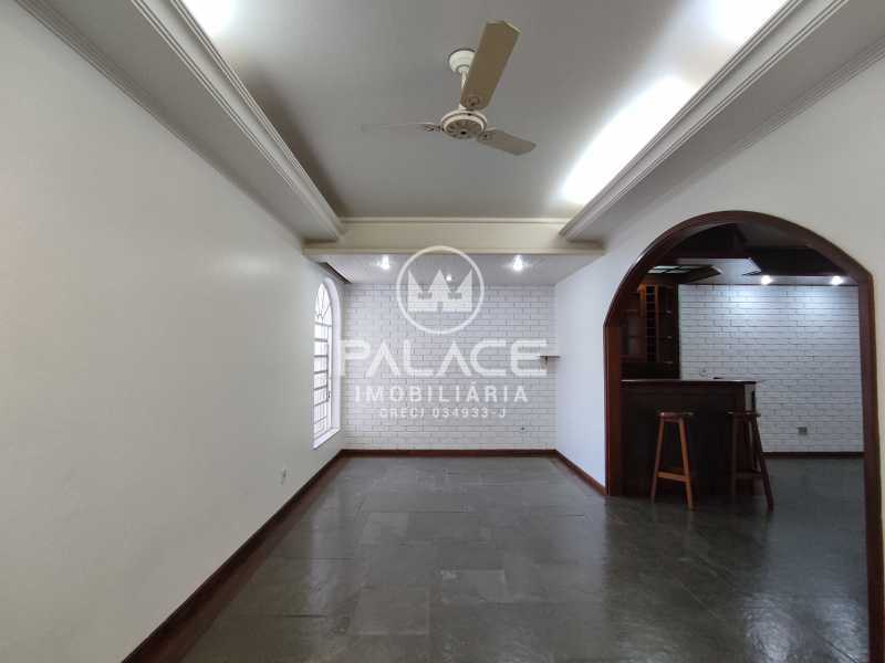 Casa para alugar com 4 quartos, 214m² - Foto 8