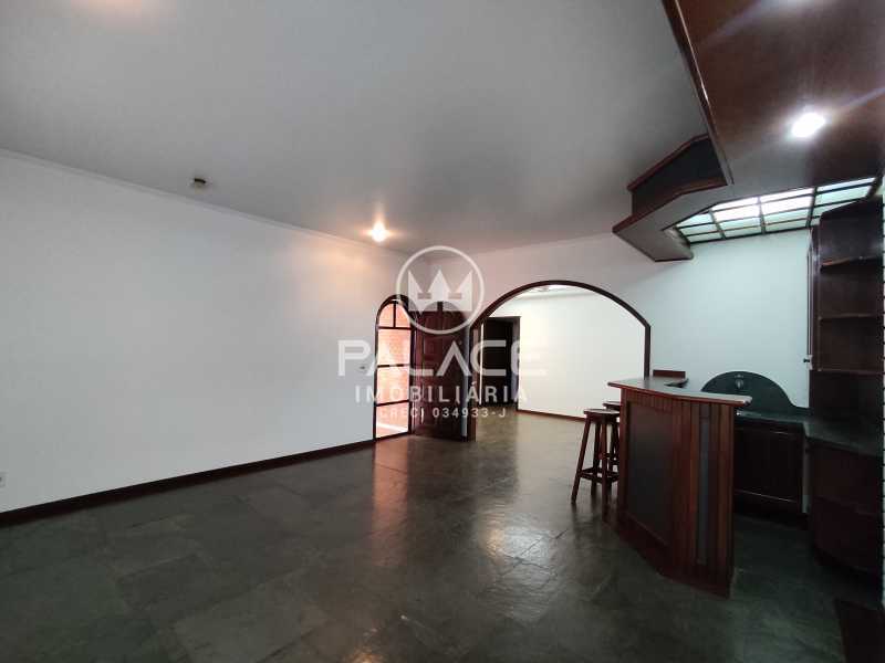 Casa para alugar com 4 quartos, 214m² - Foto 6