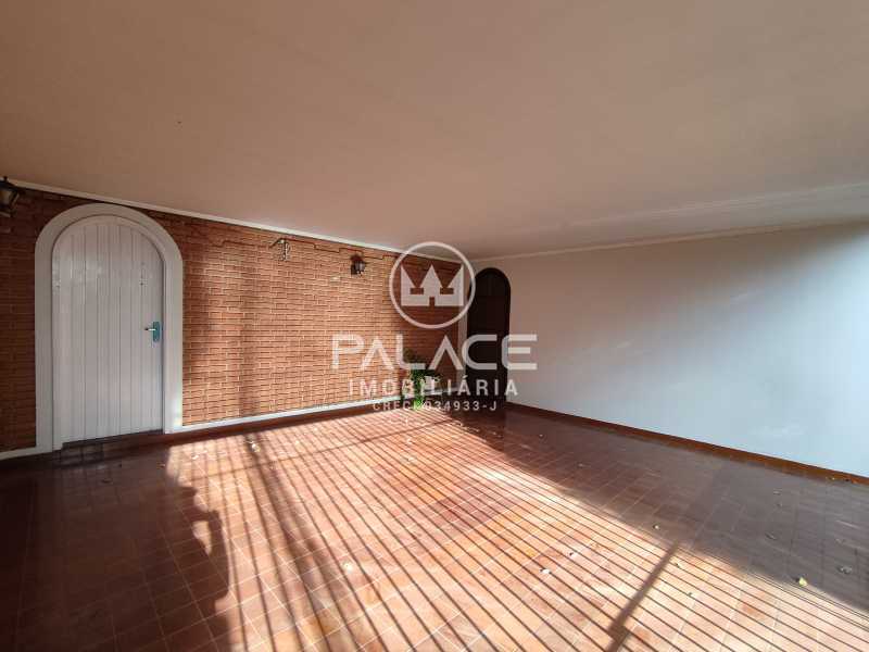 Casa para alugar com 4 quartos, 214m² - Foto 3