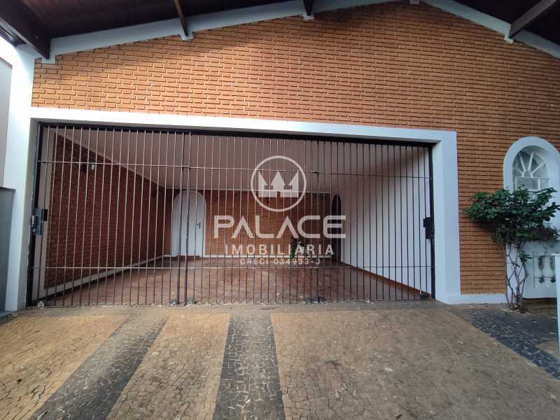 Casa para alugar com 4 quartos, 214m² - Foto 1
