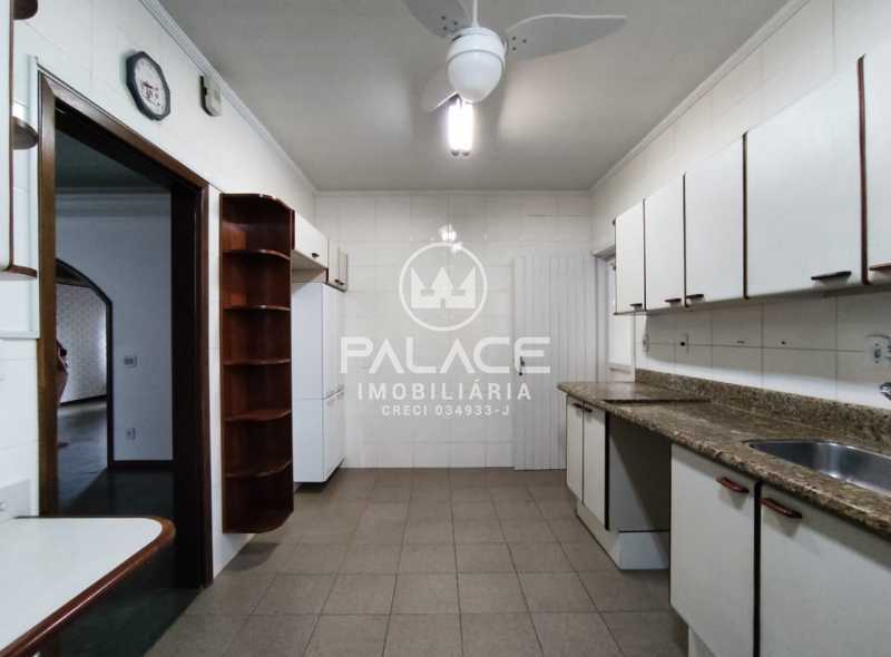 Casa para alugar com 4 quartos, 214m² - Foto 21