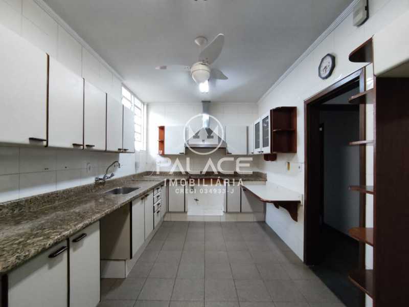 Casa para alugar com 4 quartos, 214m² - Foto 20