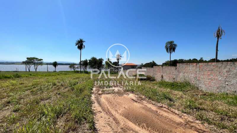 Terreno à venda, 1280m² - Foto 1