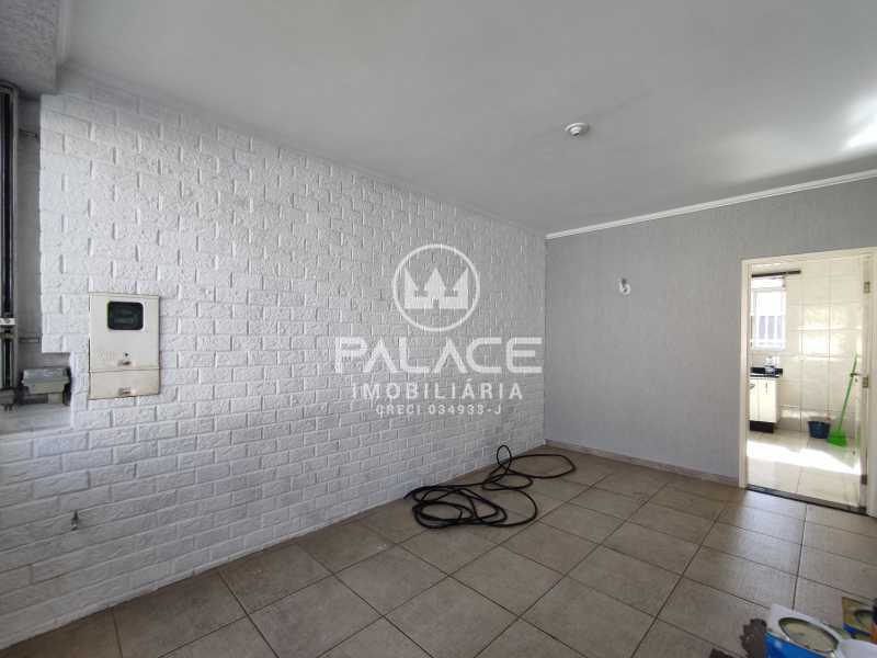 Casa para alugar com 3 quartos, 138m² - Foto 2
