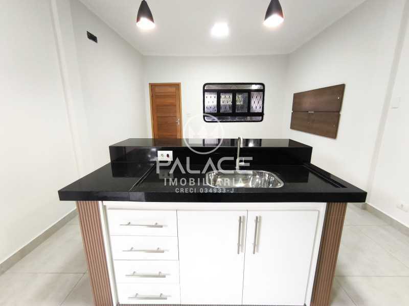 Casa à venda com 3 quartos, 122m² - Foto 1