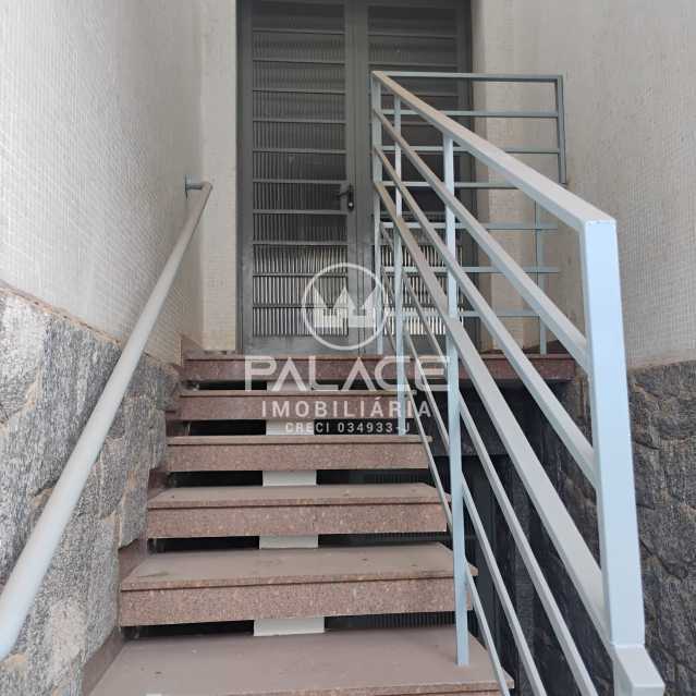 Casa Comercial para alugar com 3 quartos, 433m² - Foto 2