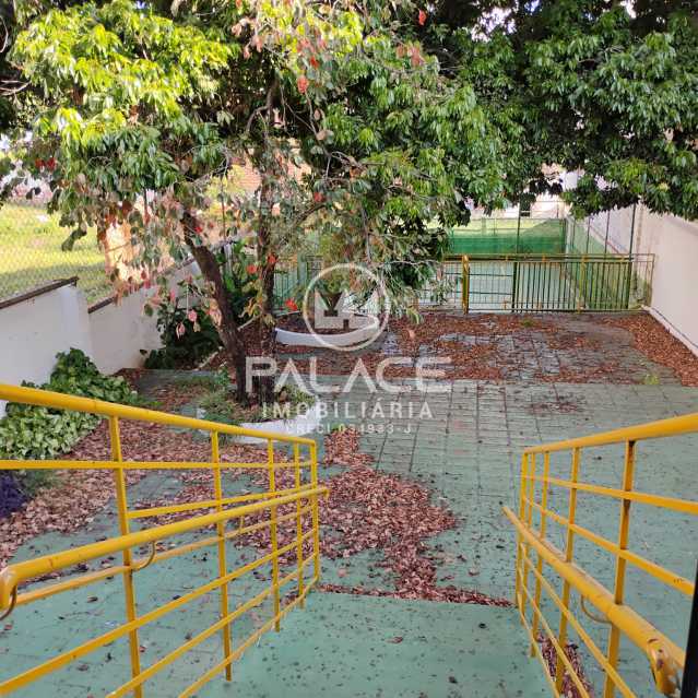 Casa Comercial para alugar com 3 quartos, 433m² - Foto 29