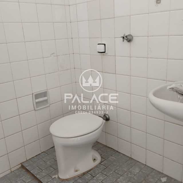 Casa Comercial para alugar com 3 quartos, 433m² - Foto 24