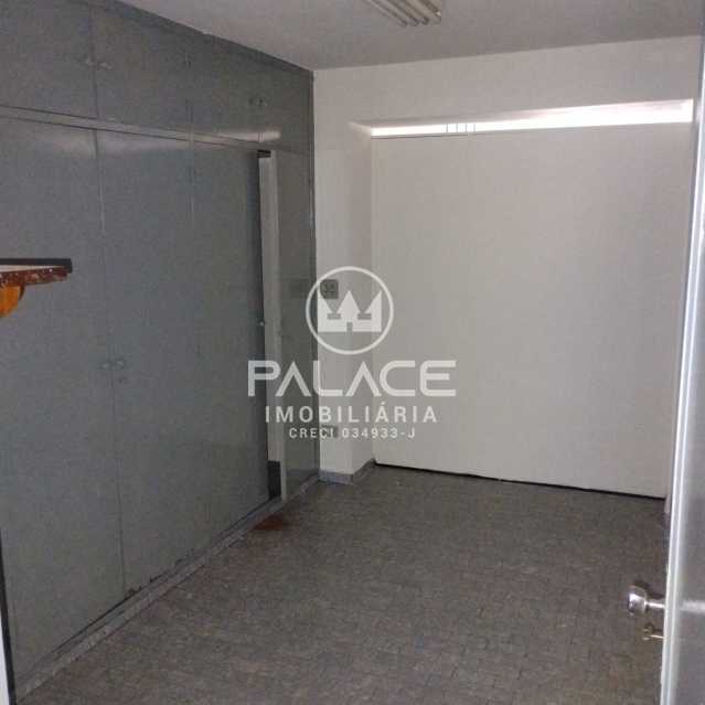 Casa Comercial para alugar com 3 quartos, 433m² - Foto 17