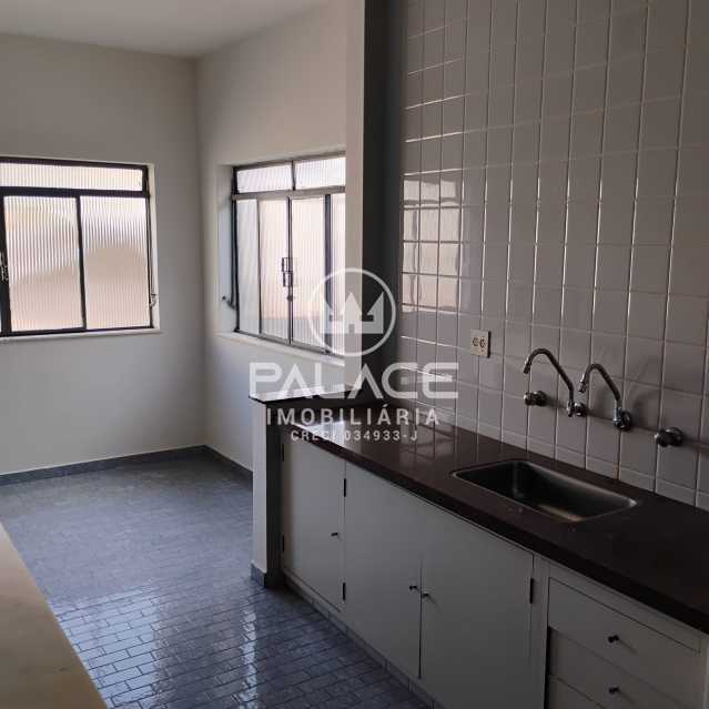 Casa Comercial para alugar com 3 quartos, 433m² - Foto 12
