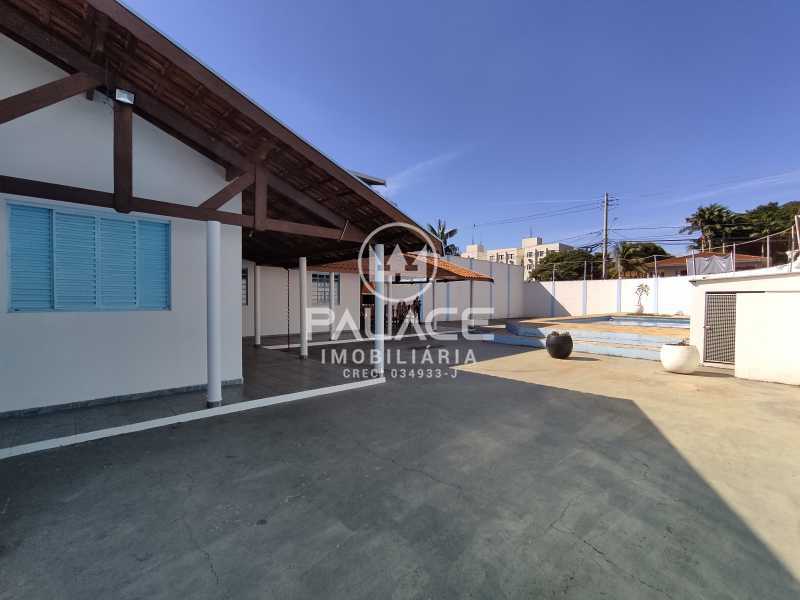 Casa para alugar com 3 quartos, 159m² - Foto 2