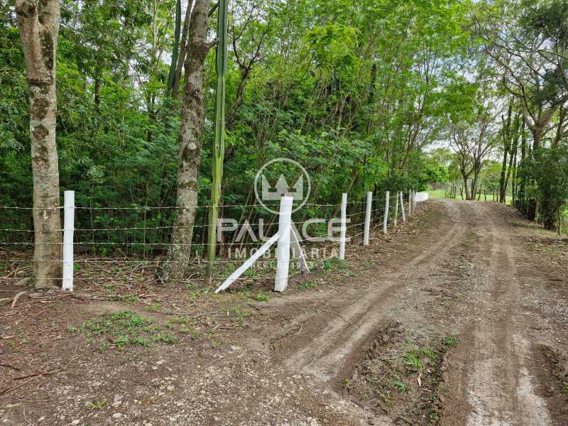 Sítio à venda com 6 quartos, 108900m² - Foto 2