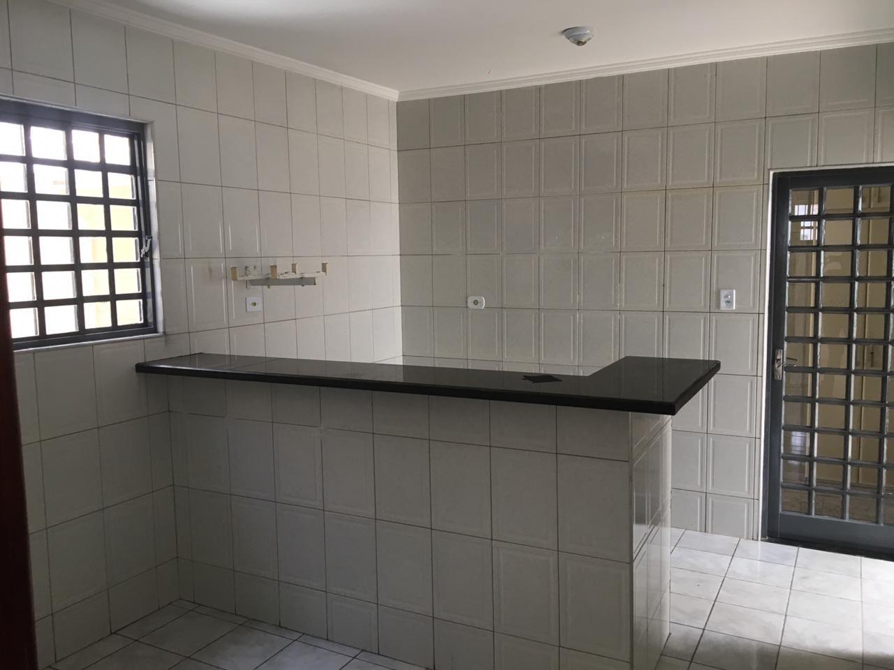 Casa à venda com 2 quartos, 125m² - Foto 4