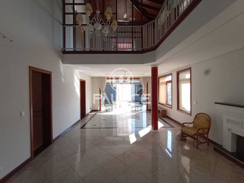 Casa de Condomínio para alugar com 3 quartos, 292m² - Foto 4