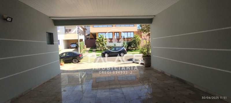 Casa de Condomínio para alugar com 3 quartos, 300m² - Foto 2
