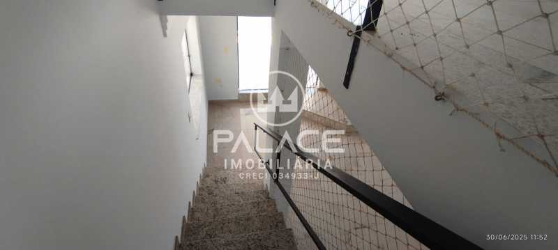 Casa de Condomínio para alugar com 3 quartos, 300m² - Foto 14