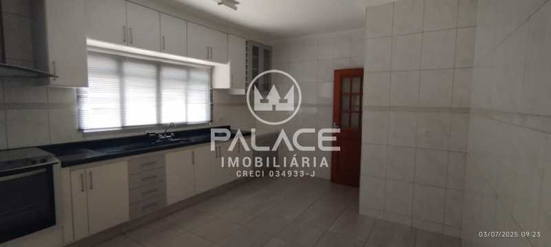 Casa para alugar com 3 quartos, 300m² - Foto 25