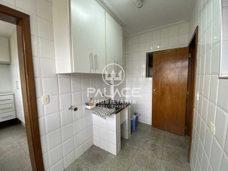 Apartamento à venda com 3 quartos, 255m² - Foto 23