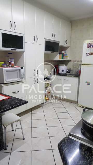 Casa à venda com 2 quartos, 190m² - Foto 12