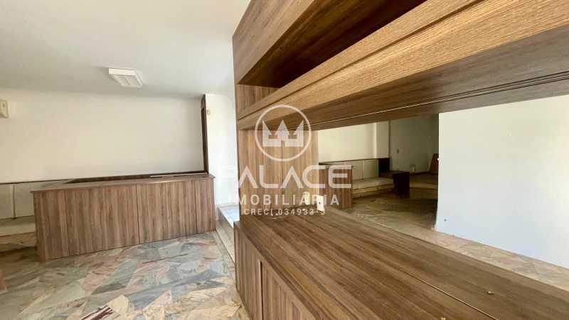 Casa Comercial à venda e aluguel, 257m² - Foto 1