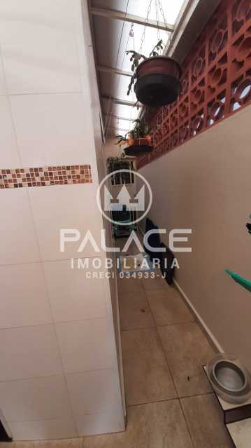 Casa à venda com 2 quartos, 130m² - Foto 15