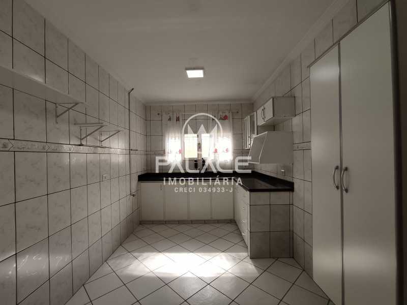 Casa à venda e aluguel com 3 quartos, 128m² - Foto 13