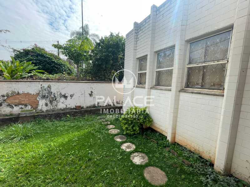 Casa para alugar com 3 quartos, 250m² - Foto 4