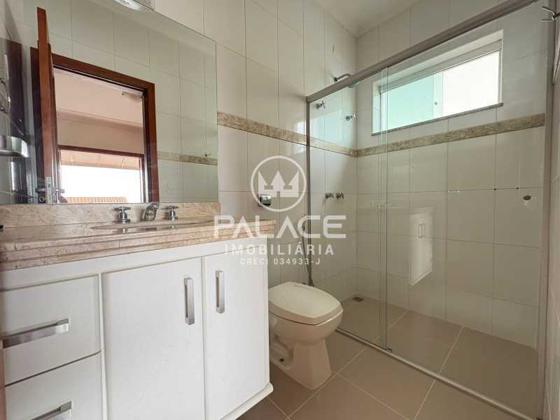 Casa de Condomínio para alugar com 4 quartos, 258m² - Foto 17