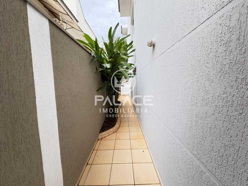 Casa de Condomínio para alugar com 4 quartos, 258m² - Foto 23