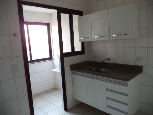 Apartamento à venda com 3 quartos, 70m² - Foto 1