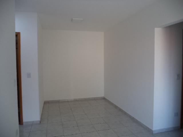 Apartamento à venda com 3 quartos, 70m² - Foto 7